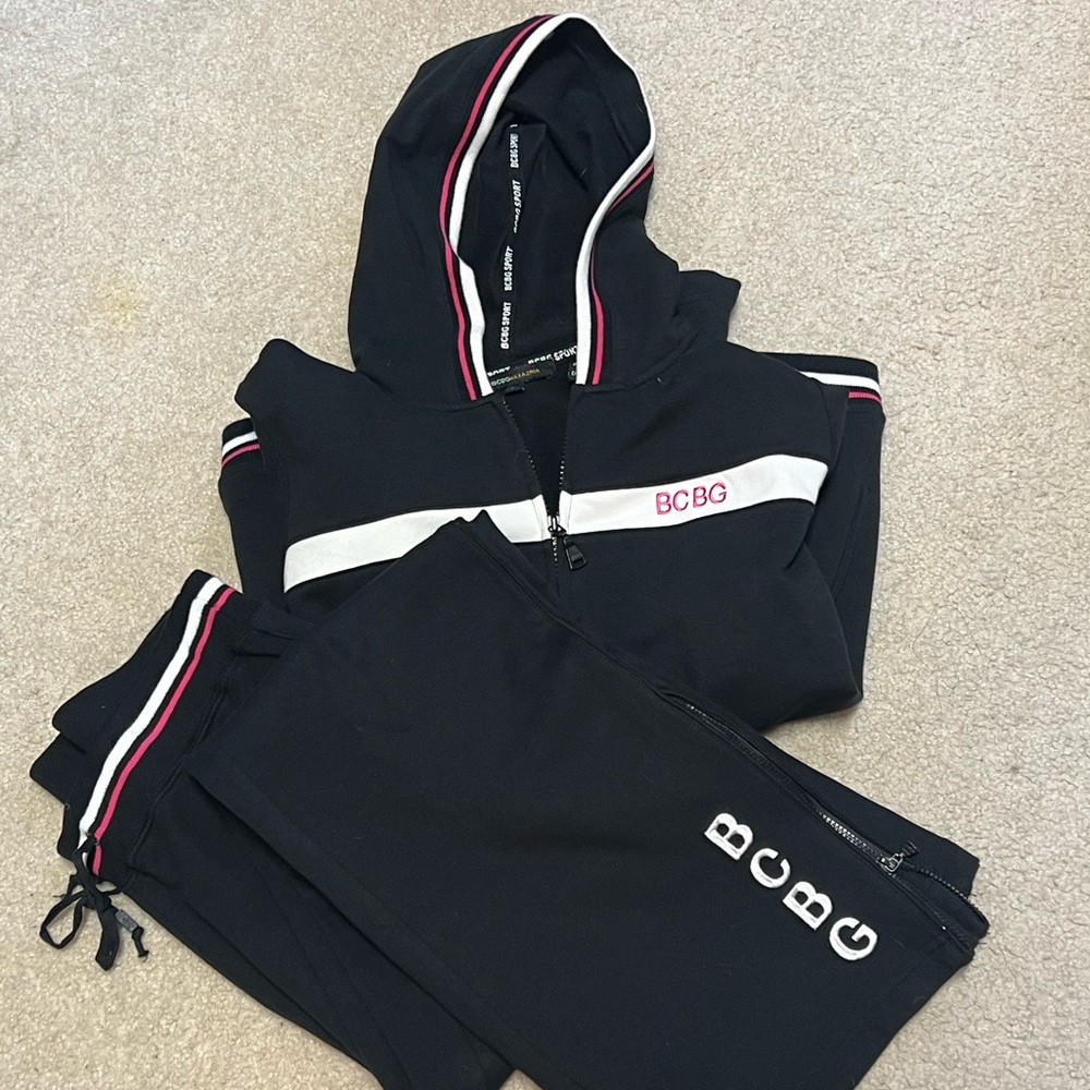 BCBG MAXAZARIA 2pc Black sweat suit zipper accents